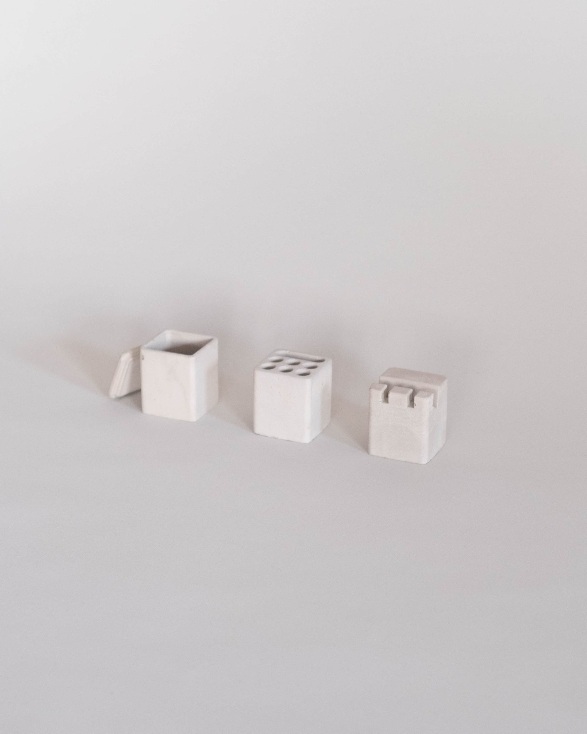DOS-I03